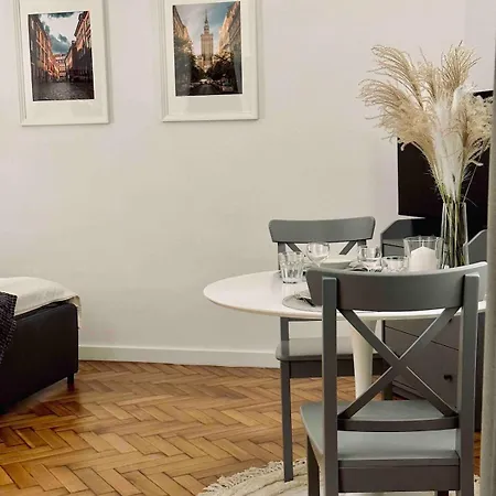 Apartment In The Location *